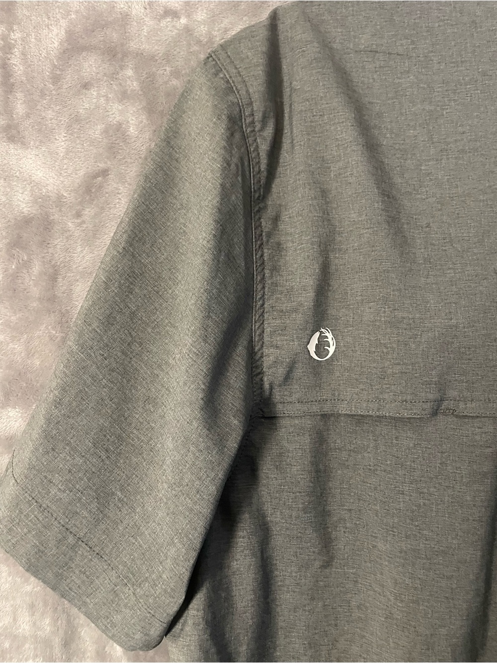 Men's Short-Sleeve Button-Down Shirt in Gray with Zip Chest Pocket - Picture 4 of 6